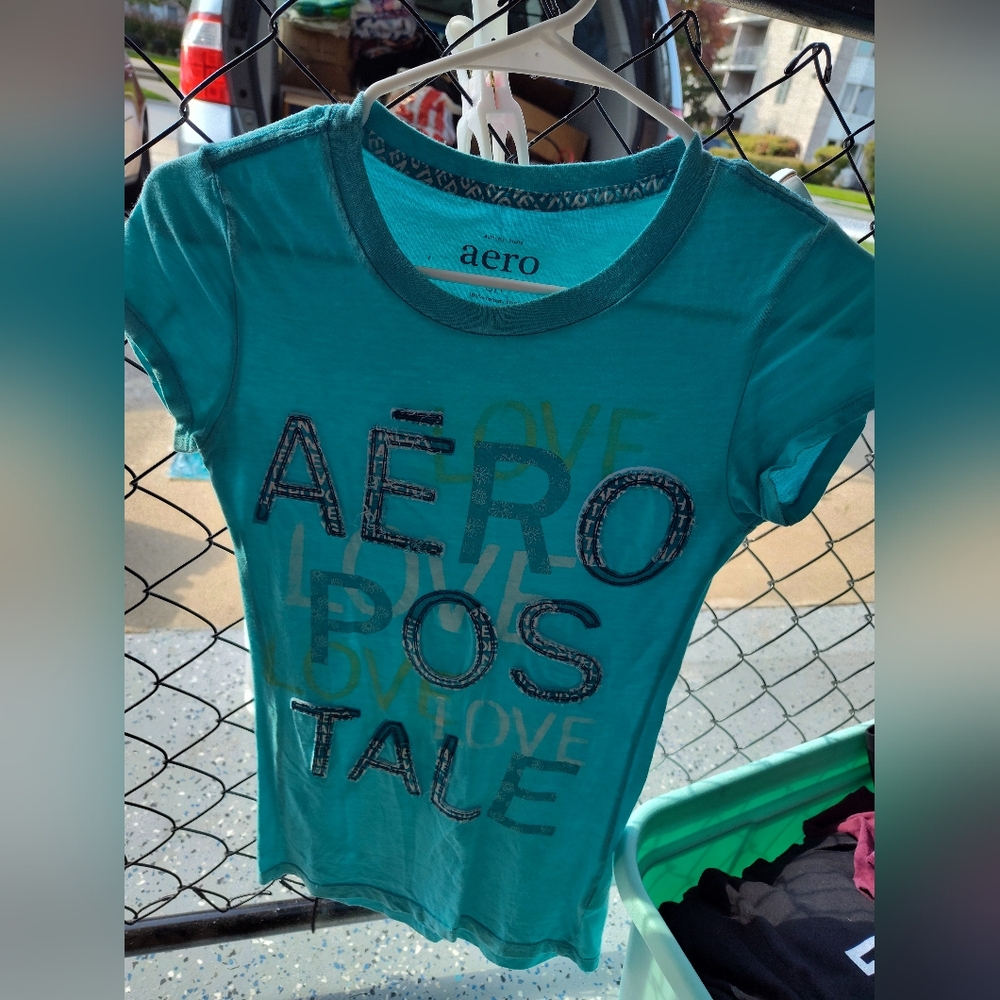 Aeropostale Ladies shirt size small, mint color